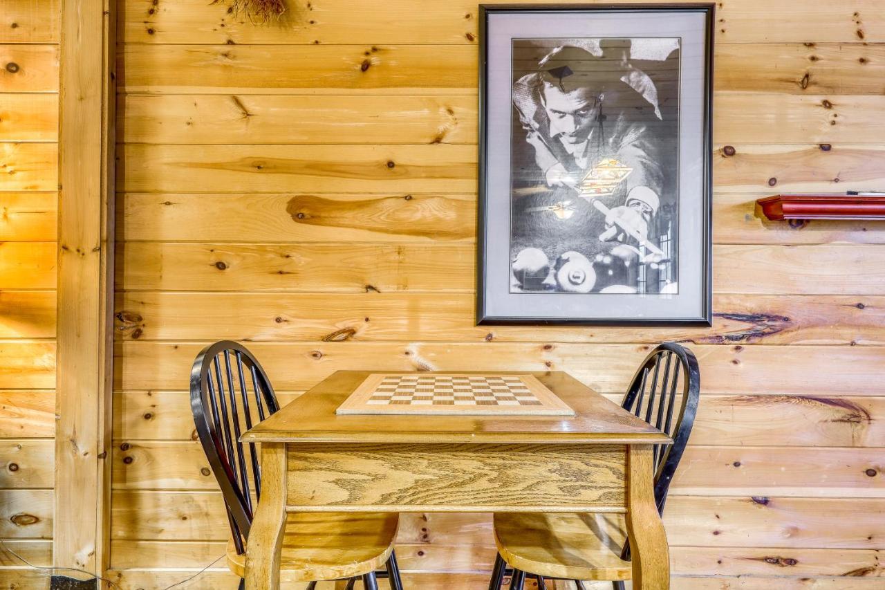 A Bear Pause Villa Blue Ridge Exterior photo
